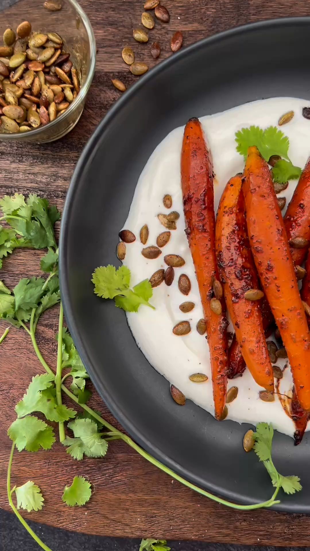 Zanahorias Rostizadas con Yogurt Griego