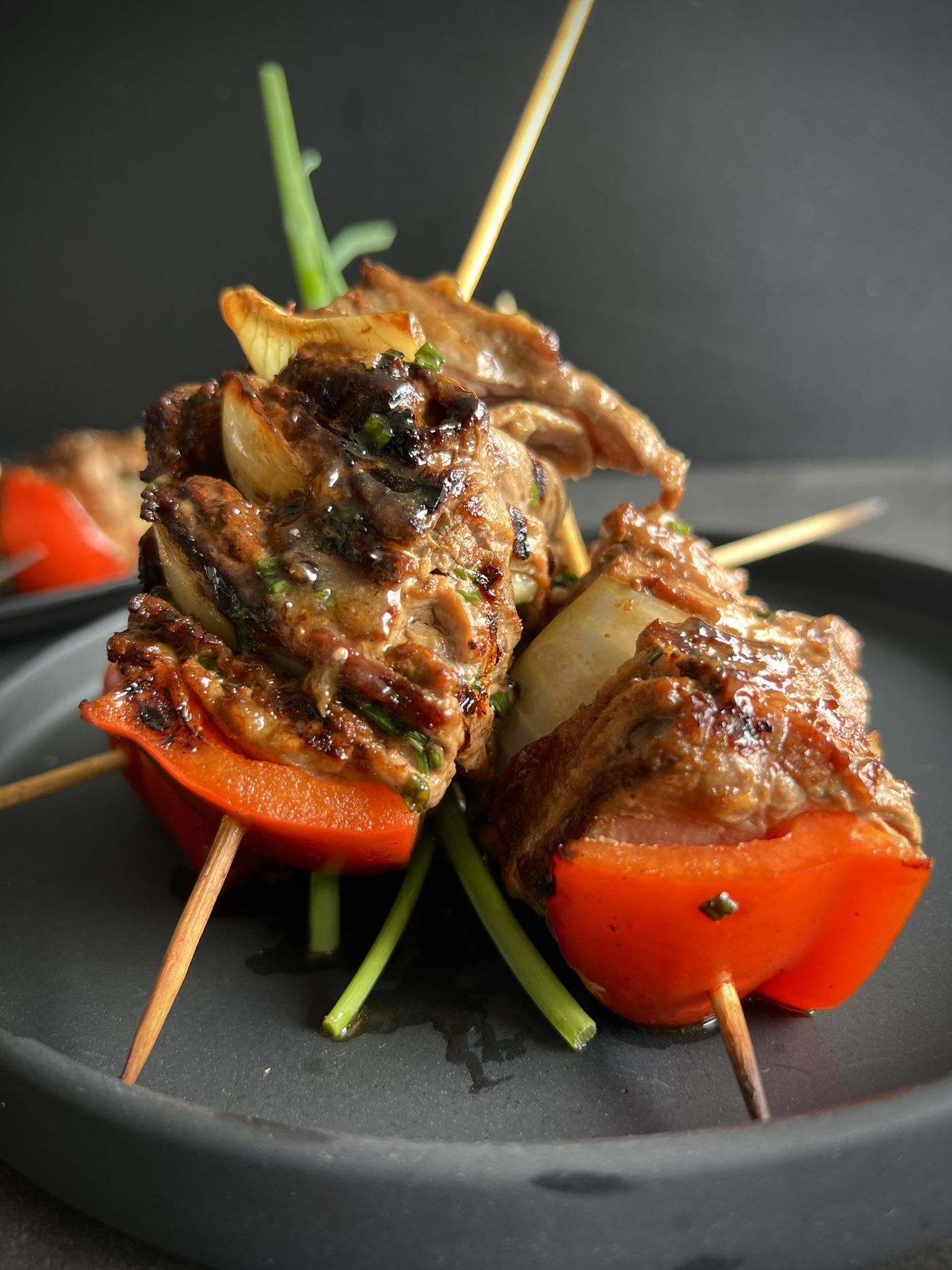 Brochetas de carne asiáticas